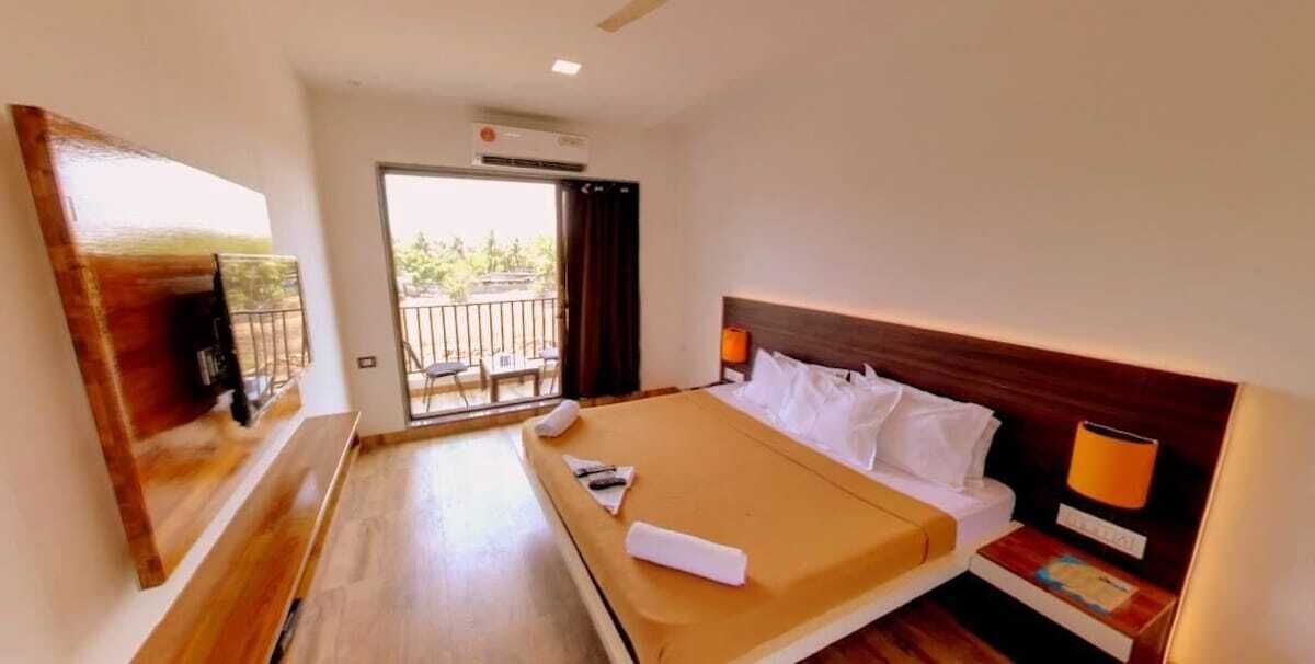 ベーシック シングルルーム バルコニー プールビュー | プール | 10 つの屋外プール