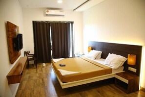 Basic Single Room, Balcony, Pool View | Desk, laptop workspace, free WiFi
