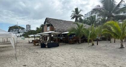 Vacaciones, Departamento en la Playa  Club Casa Blanca, Same, Ecuador