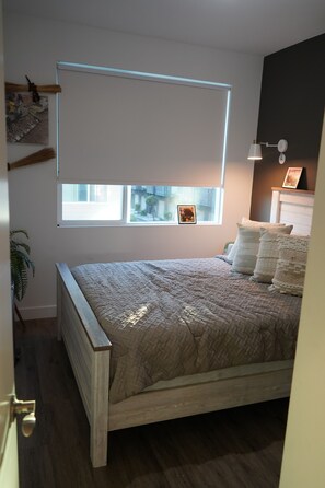 2 habitaciones, tabla de planchar con plancha, wifi y ropa de cama