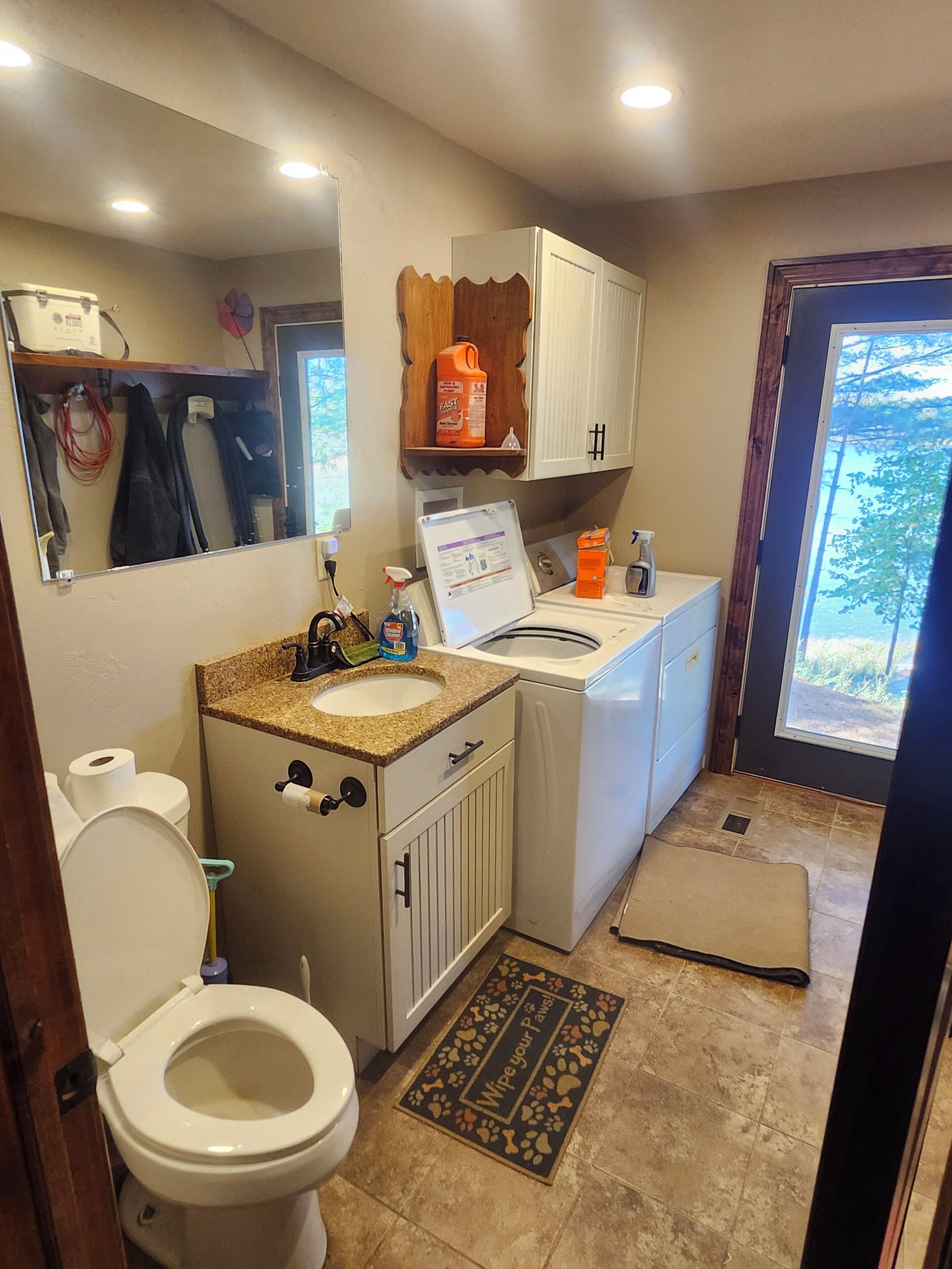 Dusche, Handtücher, Seife, Toilettenpapier