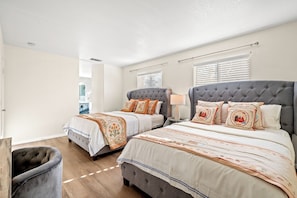 4 bedrooms, desk, travel cot, free WiFi - Elegant & Quiet 4BR Home  7 Beds 2.5BA Near 71 Fwy (Chino Hills)