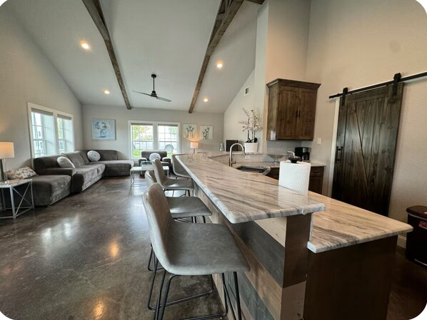 Interior - Peaceful and quiet 3 bedroom 2 bath ranch. Perfect to accommodate a party of 8. (Terrell)