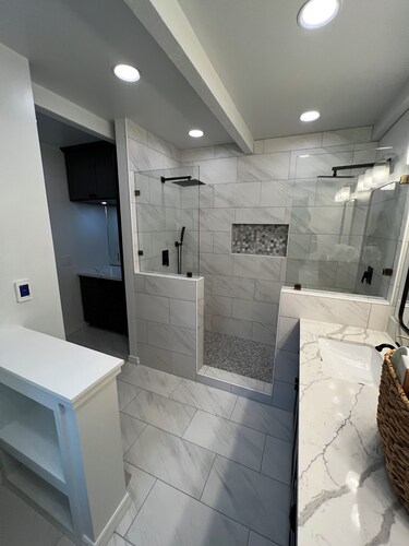 The Tree House 4-bedroom house in charming Placerville with AC sleeps 8