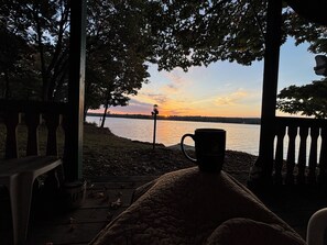 Terrace/patio - Calm Waters Cabin-RELAX :sauna/jacuzzi tub/campfire & RECREATE :water/trails/MTU (Hancock)