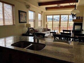 TV, fireplace - Beautiful Private Ski Townhome - multiple discounts (Park City)