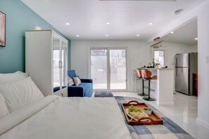 Apartment (0 Bedroom) | Interior - Easy NYC Access: Sleek Hillside Guest House (Hillside)