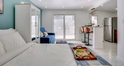 Easy NYC Access: Sleek Hillside Guest House