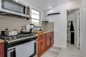 Apartment (0 Bedroom) | Interior