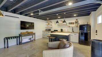 Apartment (0 Bedroom) | Interior