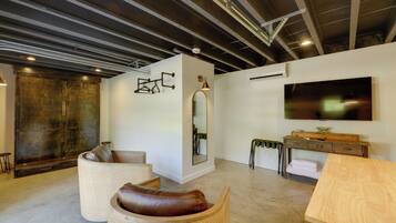 Apartment (0 Bedroom) | Interior