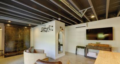 Unique Studio on Obanyon Creek in Dtwn Loveland!