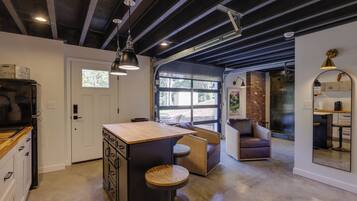 Apartment (0 Bedroom) | Interior