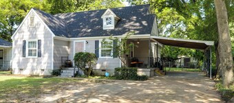< 1 Mi to Dtwn: Updated Studio in North Greenwood!