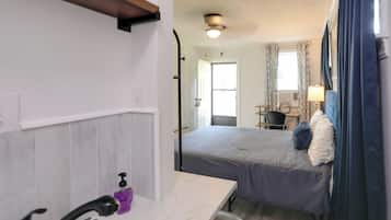 Apartment (0 Bedroom) | Interior