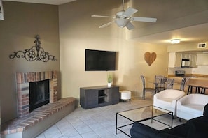 Smart TV, fireplace
