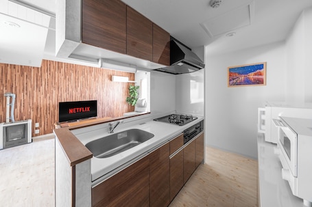 Fridge, microwave, stovetop, rice cooker