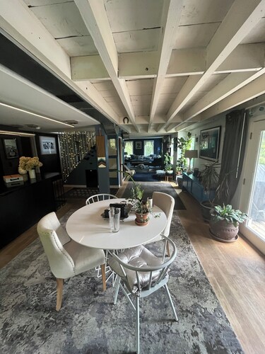 Pluto's Retreat - A welcoming 3-bedroom house in Kingston