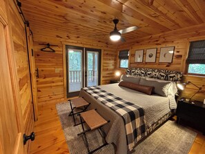 2 bedrooms, desk, free WiFi, bed sheets