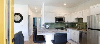 Reno`s Downtown and Midtown Getaway