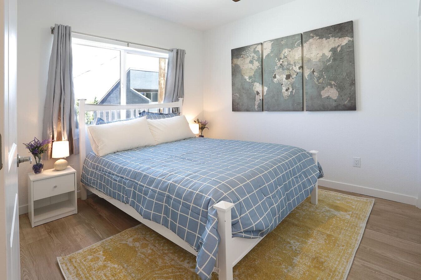 2 bedrooms, desk, iron/ironing board, WiFi