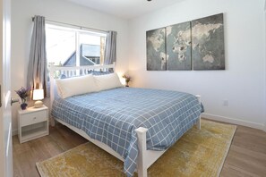 2 bedrooms, desk, iron/ironing board, WiFi