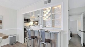 Unclassified image, 5 of 34, button - Central Hilton Head Retreat 2BR Near Beaches (Hilton Head Island)