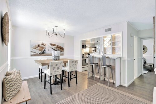 Central Hilton Head Retreat 2BR Near Beaches