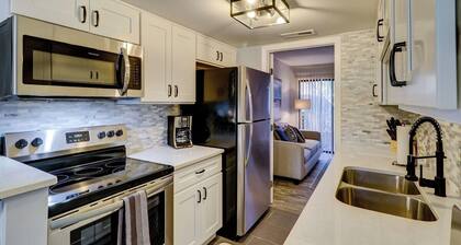 Hilton Head 2BR Escape w/ Pool & Sofa Bed