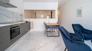 Óflokkuð mynd, 2 af 22, hnappur