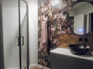 Hair dryer, toilet paper - Riverside retreat - entire house (Palmerston North)