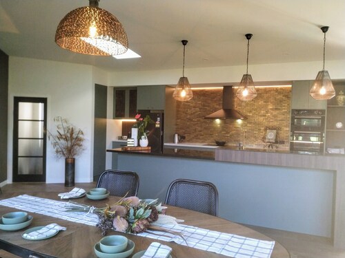 Riverside retreat - entire house