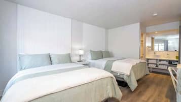 Escrivaninha, ferros/tábuas de passar roupa, Wi-Fi, roupa de cama