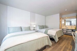 Iron/ironing board, WiFi, bed sheets