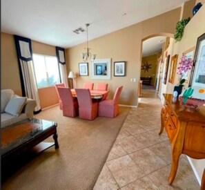 TV, fireplace - Sunny Maricopa spacious Vacation Home. Clean 3Bd/2Bath. Close to everything (Maricopa)