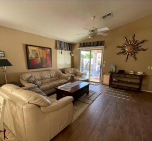 Sunny Maricopa spacious Vacation Home. Clean 3Bd/2Bath. Close to everything