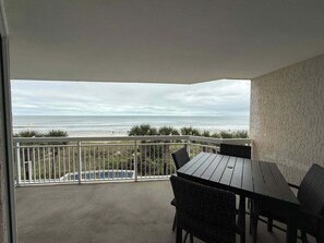 Outdoor dining - NEW TO RENTAL MARKET - Direct Beachfront Renovated Condo in Crescent Beach (North Myrtle Beach)