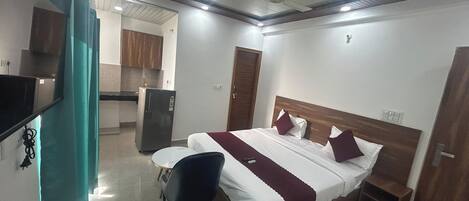 Luxury-Zimmer | Schreibtisch, Bügeleisen/Bügelbrett, kostenloses WLAN, Bettwäsche