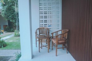 Deluxe King or Queen Room | Terrace/patio - The Brick Canggu (Canggu)