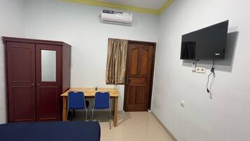 Standard Room | Desk, laptop workspace, free WiFi, bed sheets