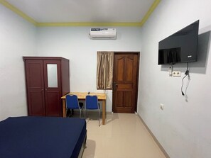 Standard Room | Desk, laptop workspace, free WiFi, bed sheets