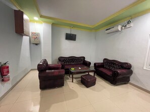 Coin salon dans le hall