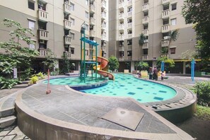 3 outdoor pools - Gateway Cicadas By Farizi Rooms (Bandung)