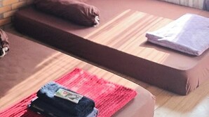 Family Room | Desk, rollaway beds (surcharge), WiFi (free), bed sheets - Griya Prasetaya (Wonosari)