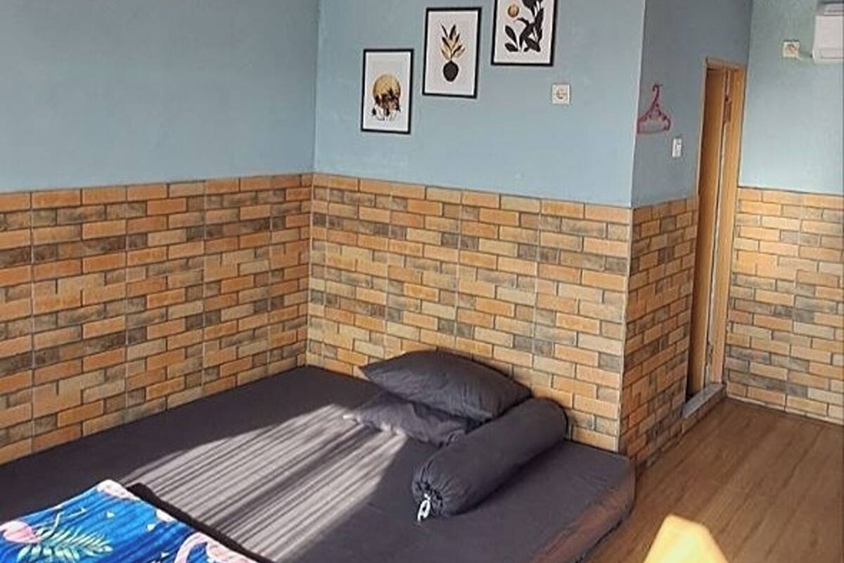 Double Room | Desk, rollaway beds (surcharge), WiFi (free), bed sheets