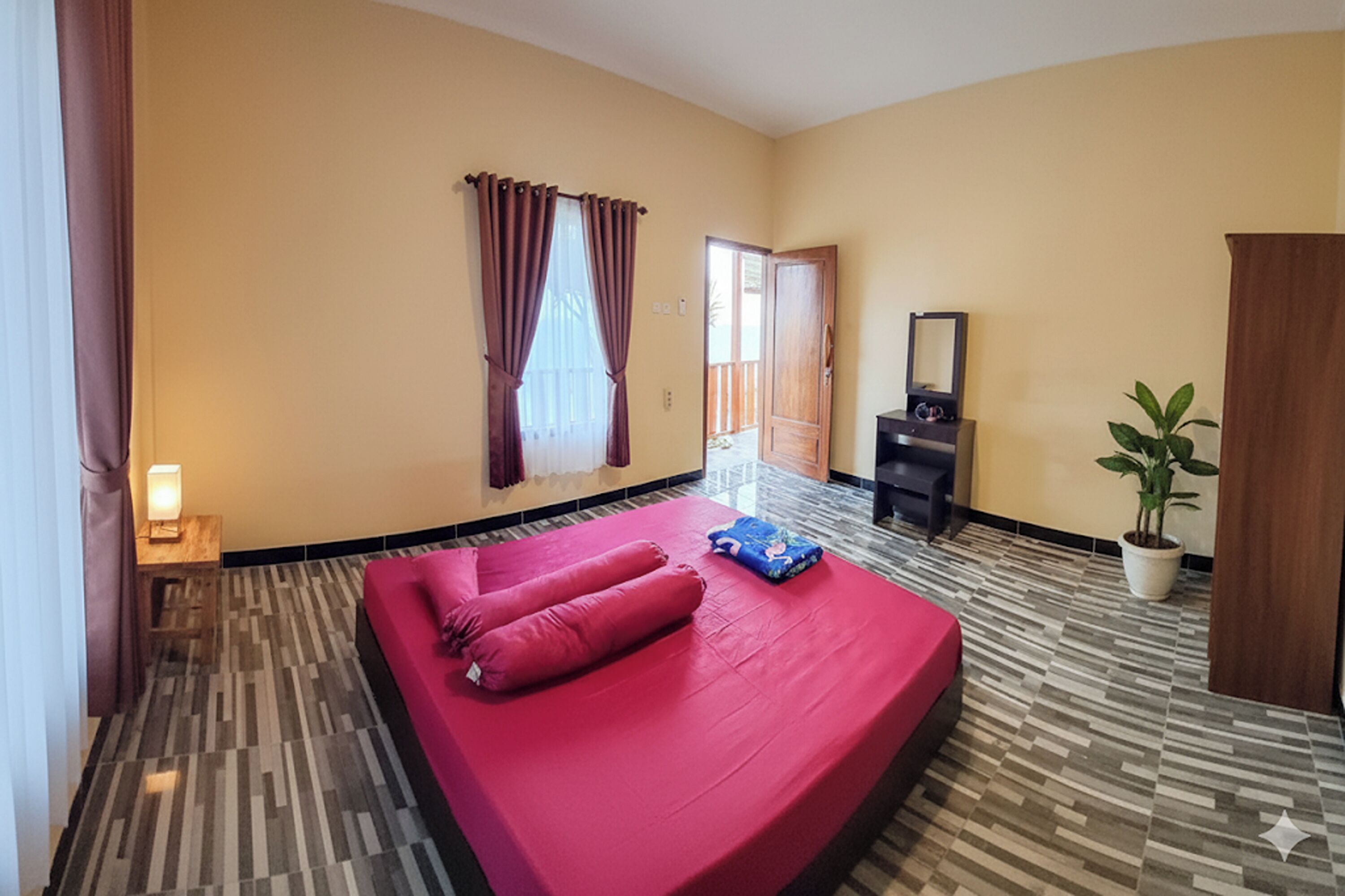Double Room | Desk, rollaway beds, free WiFi, bed sheets
