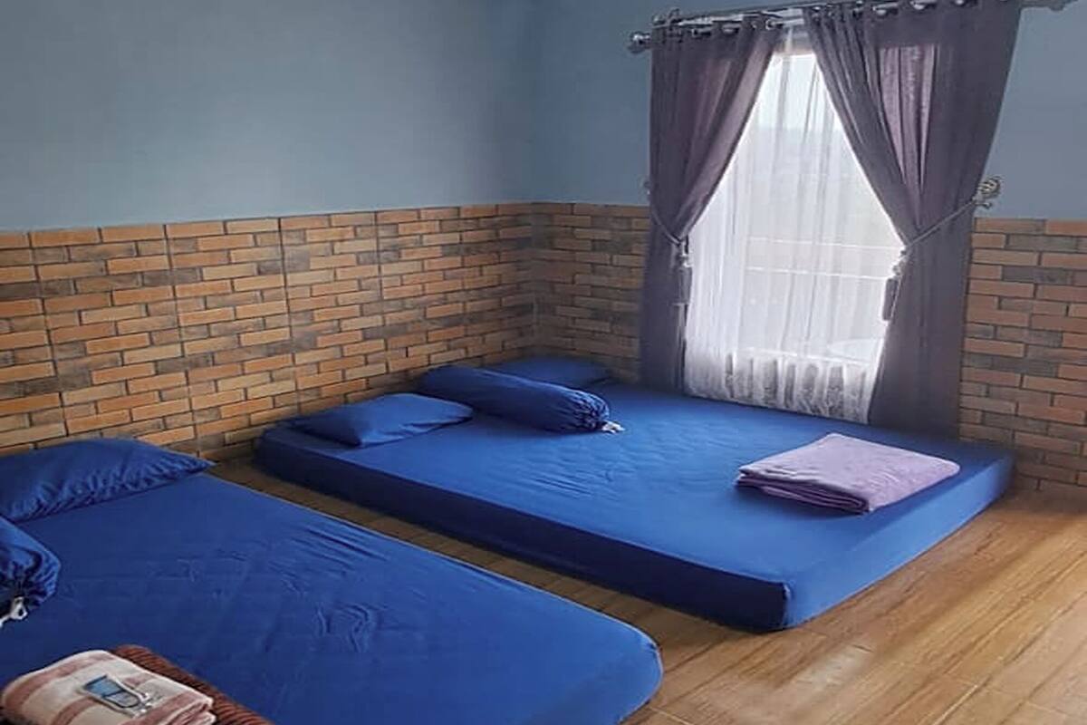패밀리룸 | 책상, 간이 침대, 무료 WiFi, 침대 시트