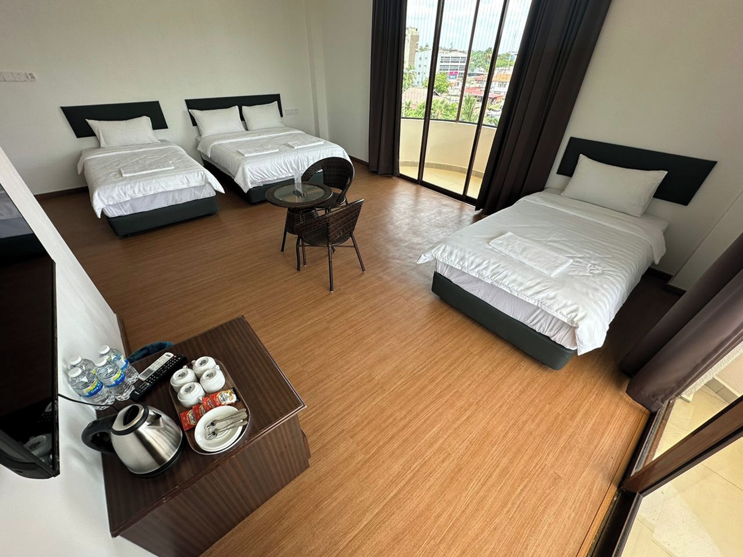 Iron/ironing board, free WiFi, bed sheets