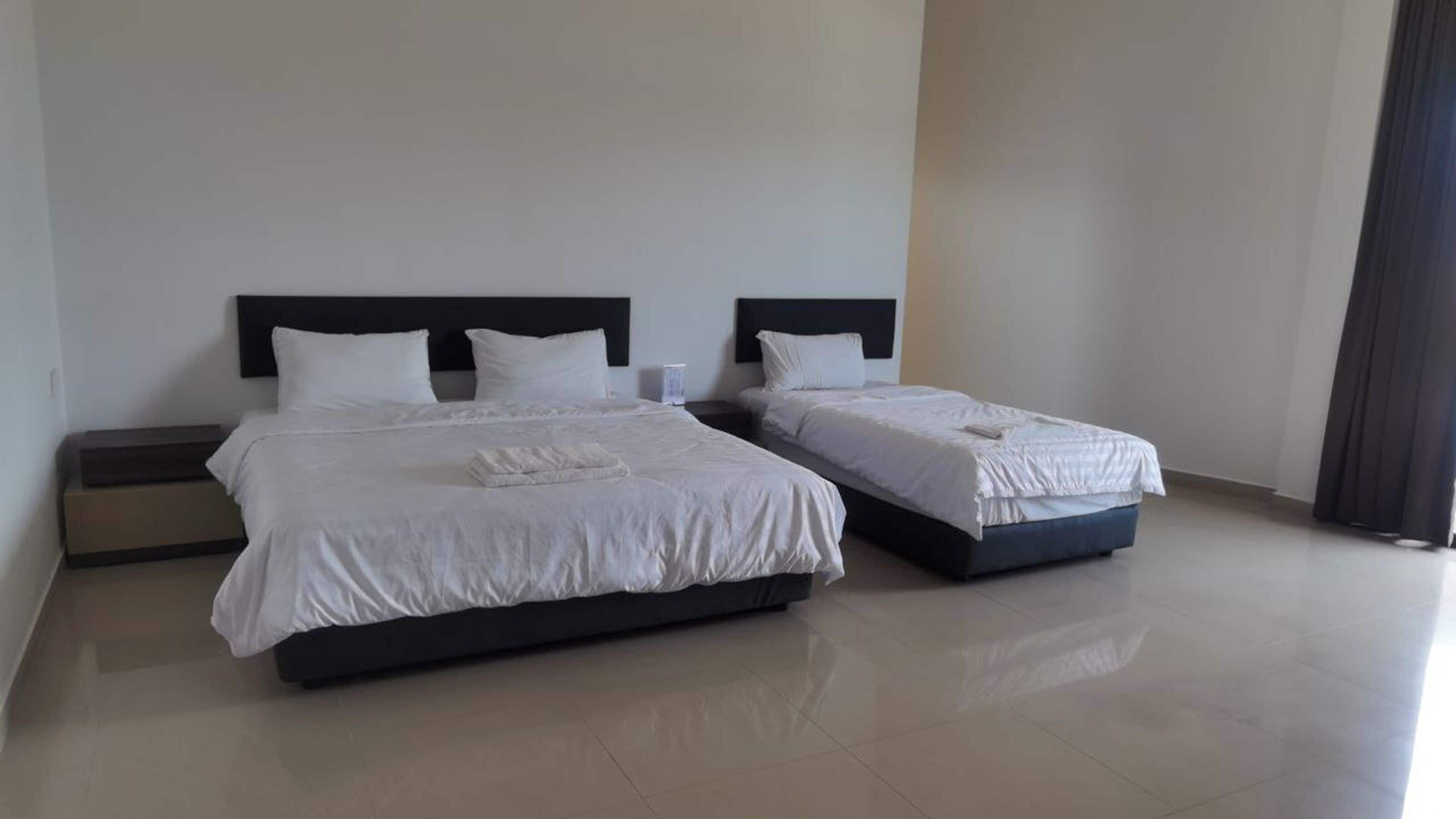 Deluxe Triple Room (With Balcony) | Iron/ironing board, free WiFi, bed sheets