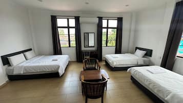 Family Room | Iron/ironing board, free WiFi, bed sheets